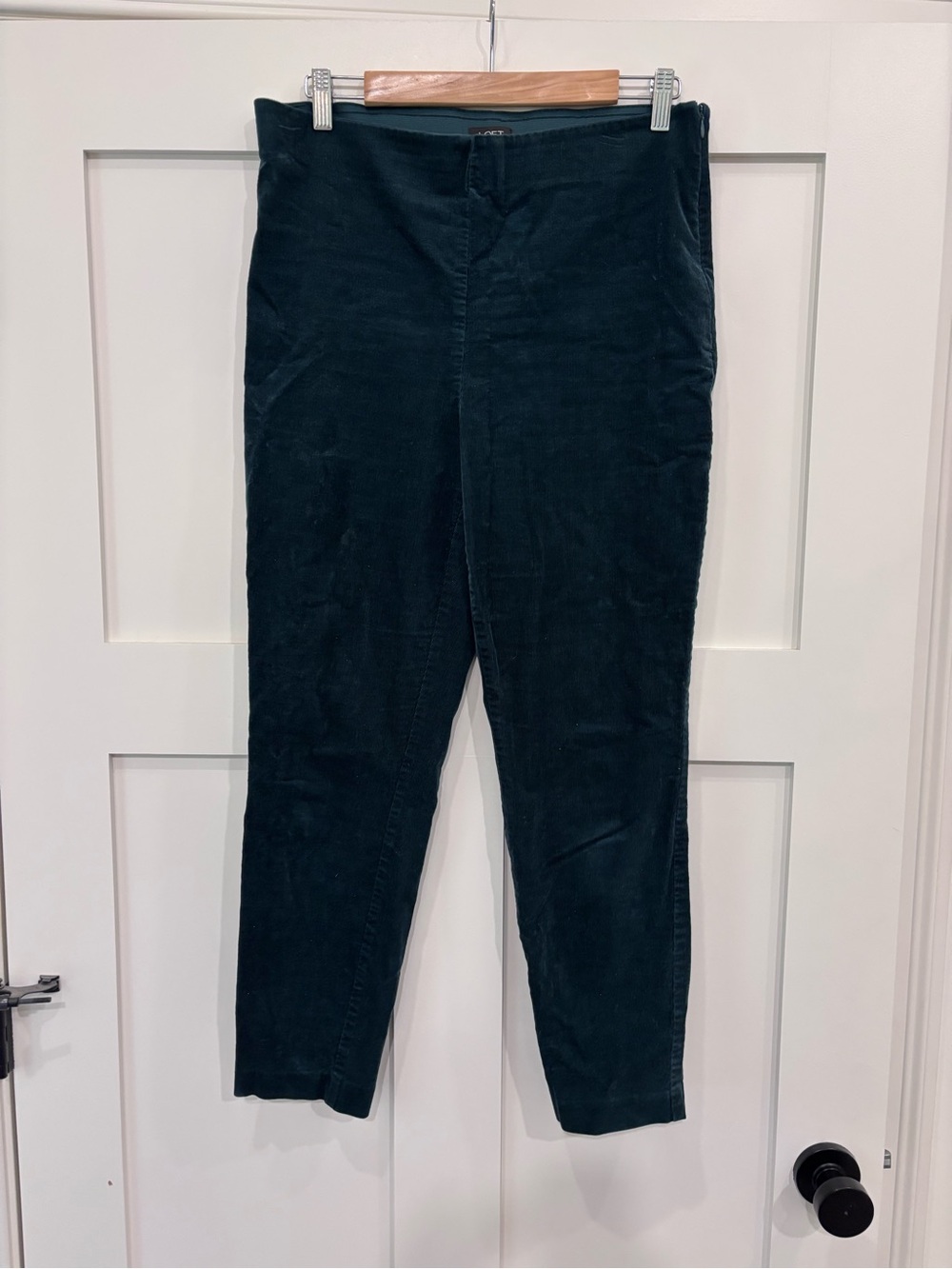 LOFT Green Stretch Corduroy Slim Pants Women’s Size 12